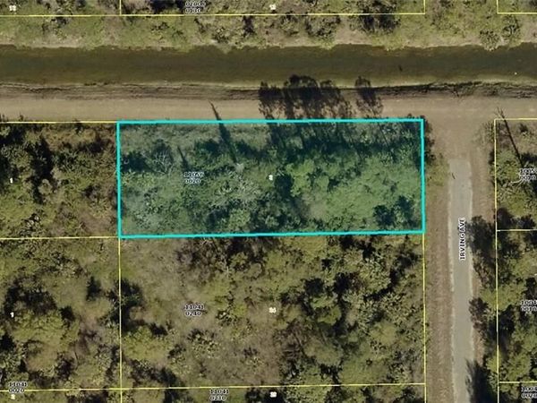325 Irving AVE, LEHIGH ACRES, FL 33936
