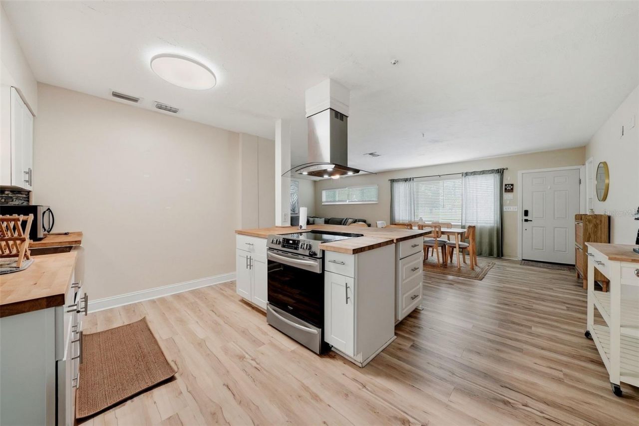 2489 58th Street N, Saint Petersburg, FL 33710 Photo