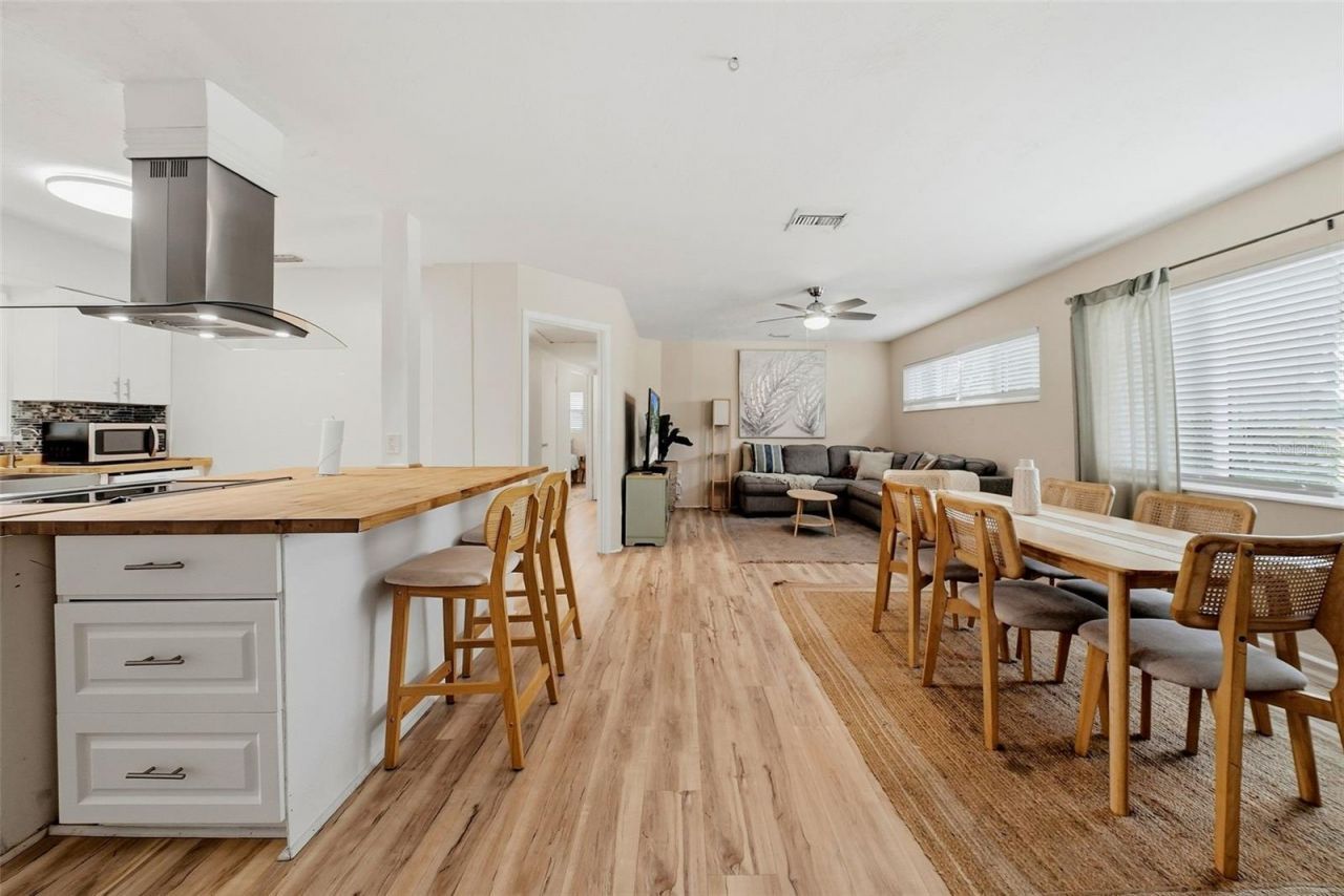 2489 58th Street N, Saint Petersburg, FL 33710 Photo
