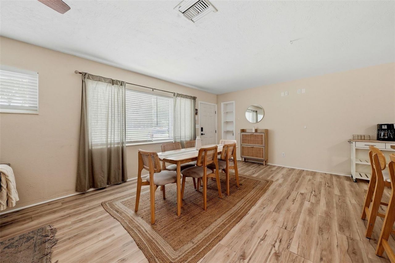 2489 58th Street N, Saint Petersburg, FL 33710 Photo