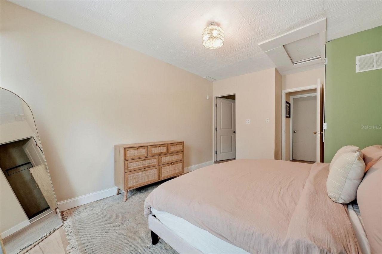 2489 58th Street N, Saint Petersburg, FL 33710 Photo