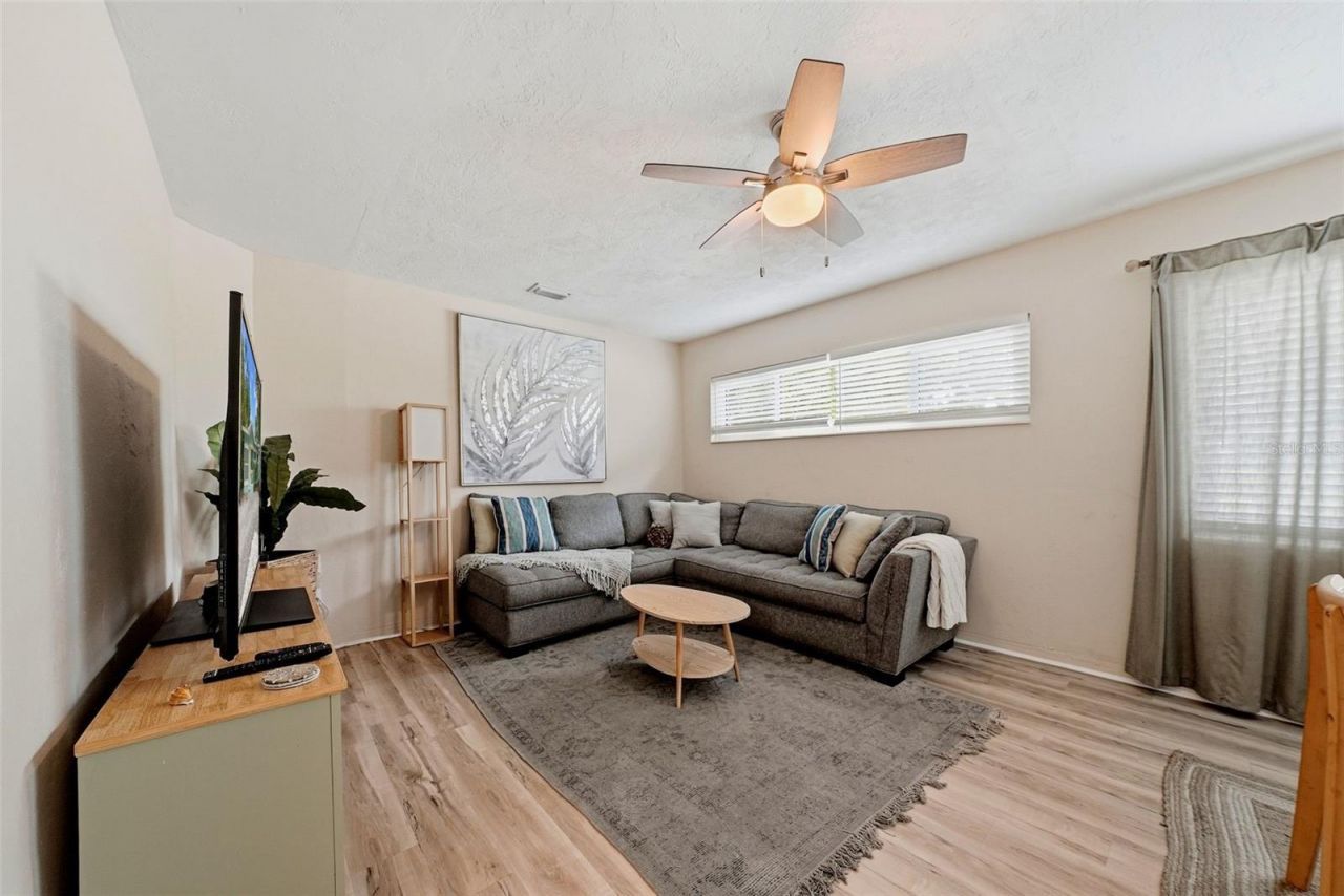 2489 58th Street N, Saint Petersburg, FL 33710 Photo