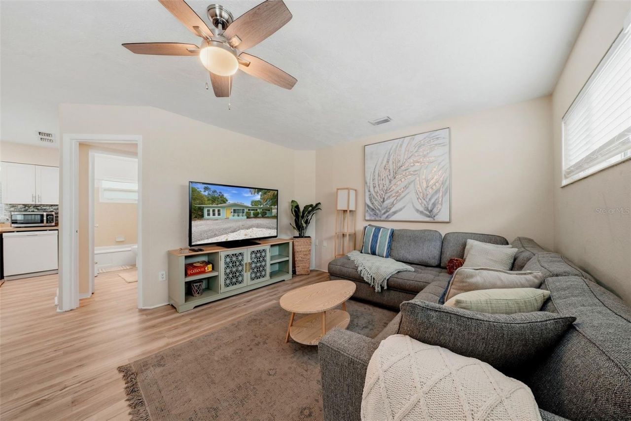 2489 58th Street N, Saint Petersburg, FL 33710 Photo
