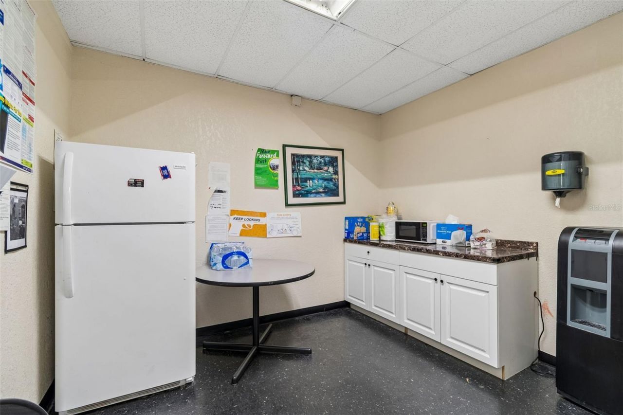 4901 E Busch Boulevard , Tampa, FL 33617 Photo