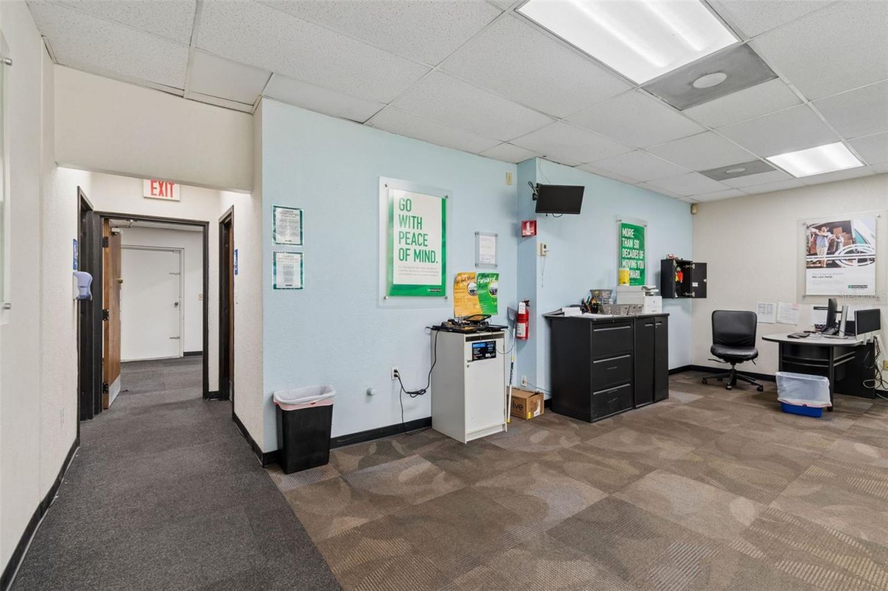 4901 E Busch Boulevard , Tampa, FL 33617 Photo
