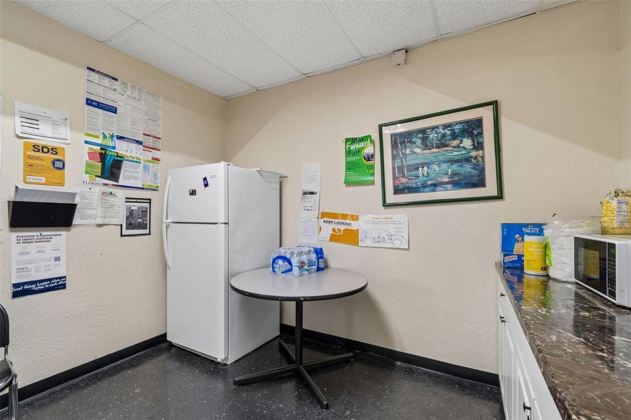 4901 E Busch Boulevard , Tampa, FL 33617 Photo