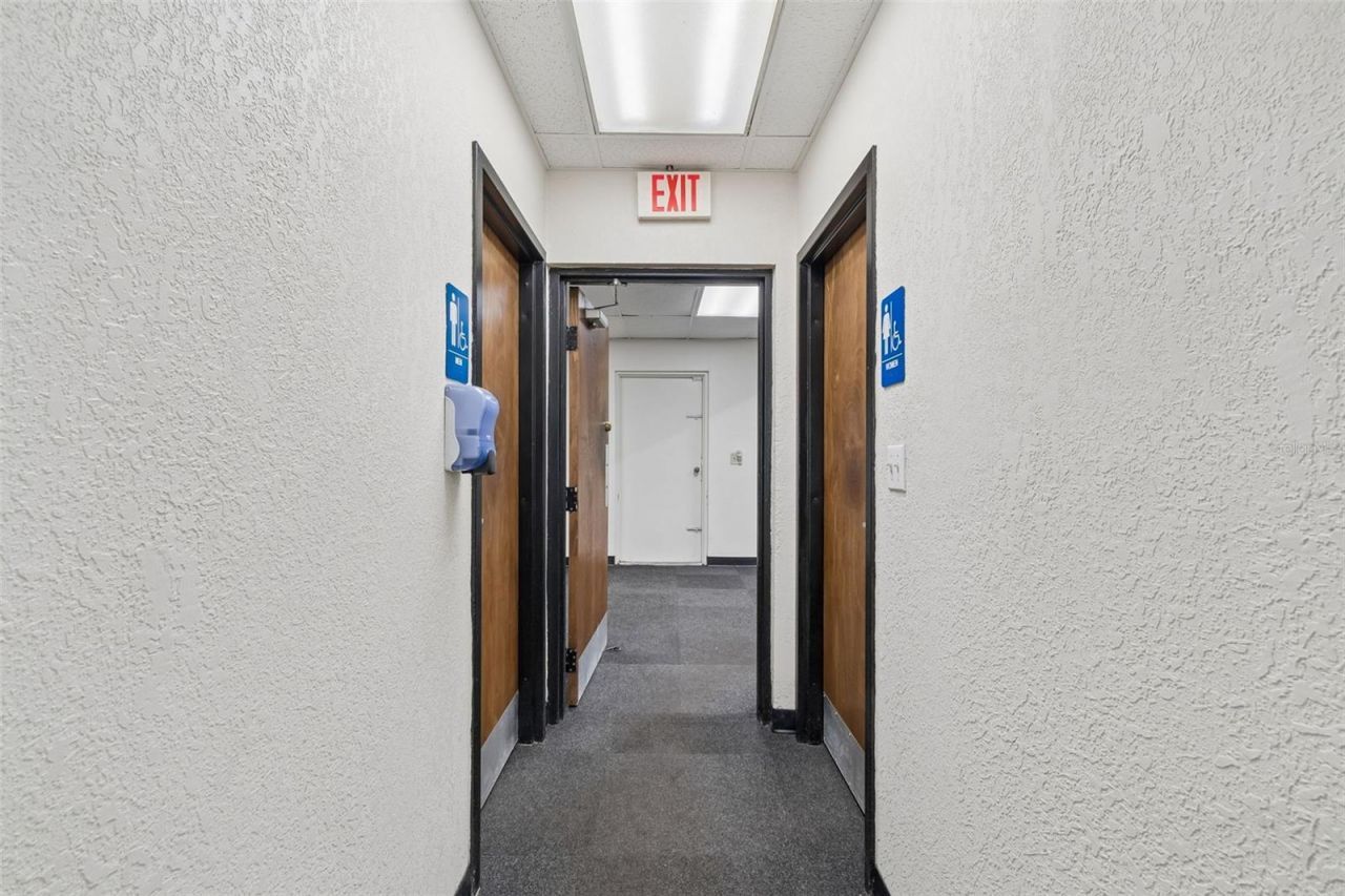 4901 E Busch Boulevard , Tampa, FL 33617 Photo