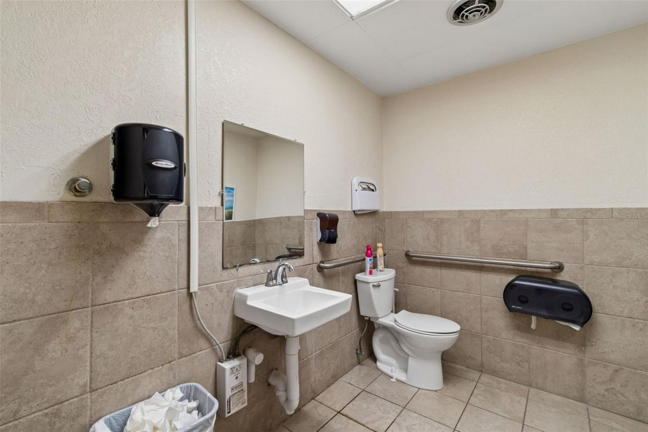 4901 E Busch Boulevard , Tampa, FL 33617 Photo