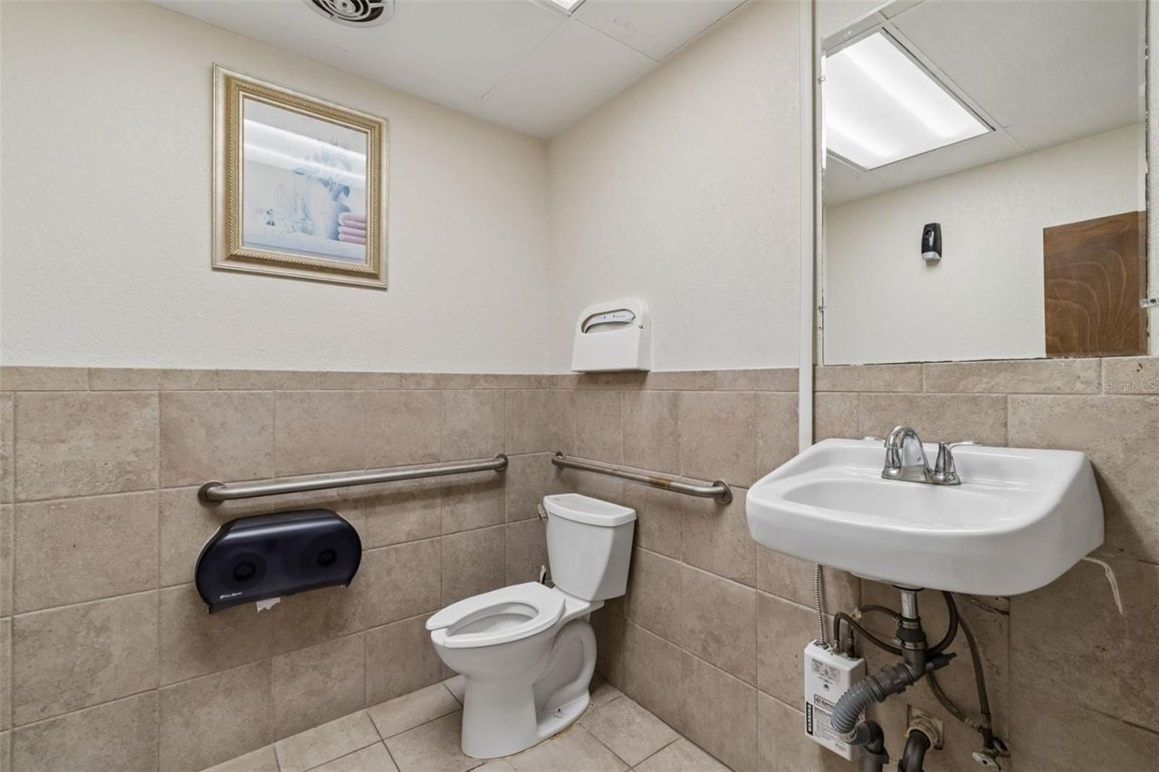 4901 E Busch Boulevard , Tampa, FL 33617 Photo