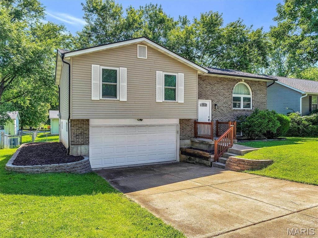 1703 Birch Drive, Pacific, MO 63069 Main Photo