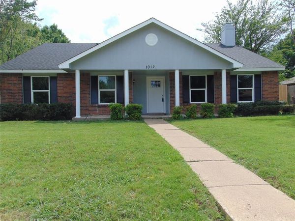 1012 Opal Drive , DeSoto, TX 75115