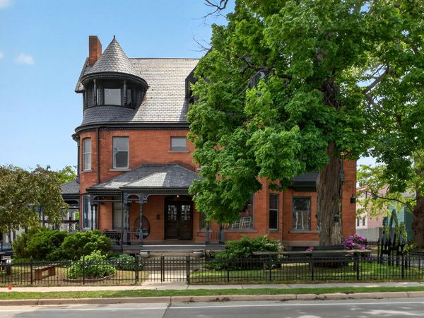 505 Wildwood Avenue, Jackson, MI 49201
