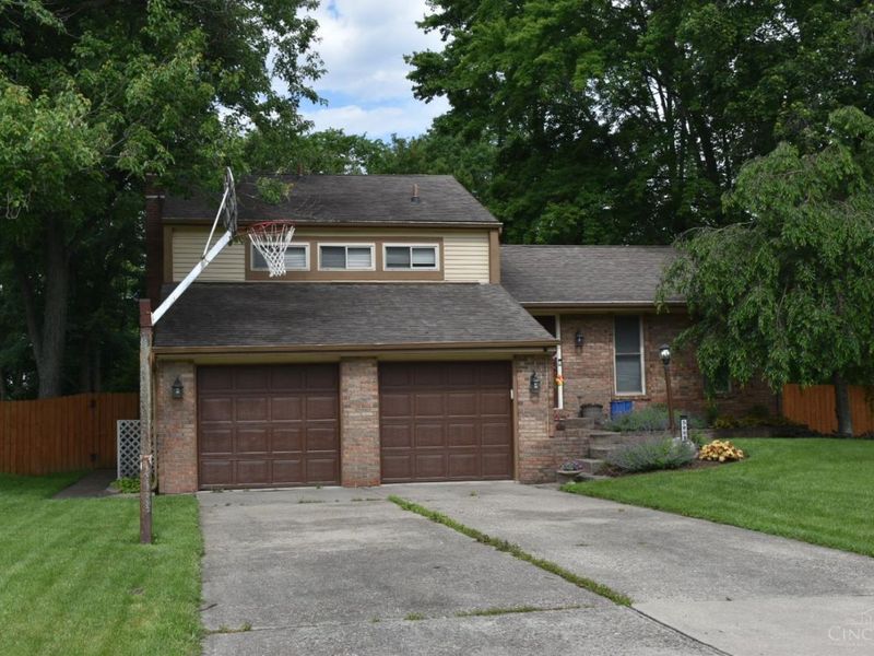 5803 Mt Vernon Drive, Miami Twp, OH 45150 Photo 2
