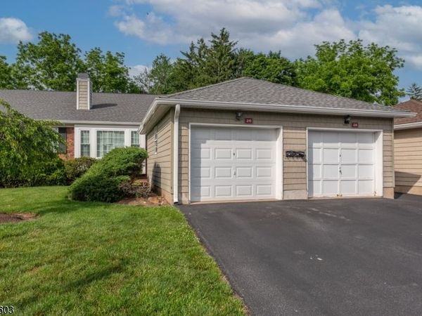28 Brandywyne Dr, Florham Park, NJ 07932