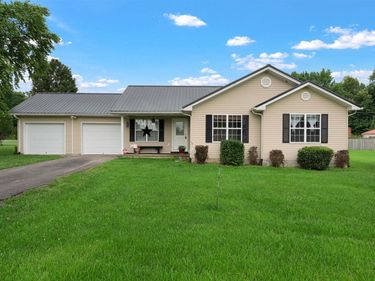 1561 Harry King Road , Glasgow, KY 42141