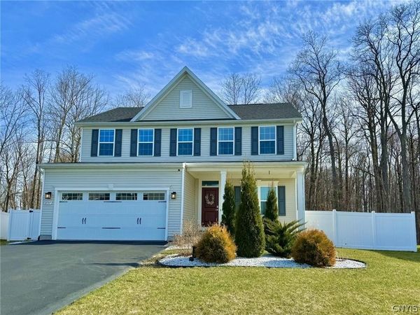 8597 Cobalt Drive, Cicero, NY 13039