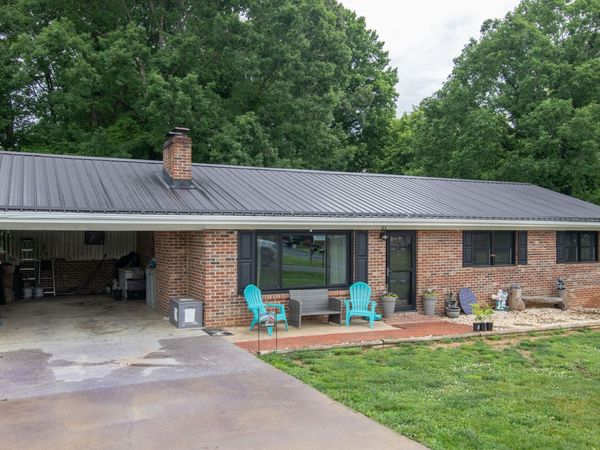 19201 Moulin Street, Abingdon, VA 24210