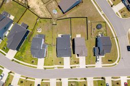1061 Ashcroft Circle  photo 4