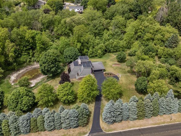 2953 Kettle Moraine Rd, Hartford, WI 53027