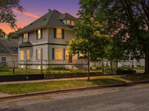1453 Charles St, La Crosse, WI 54603