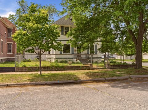 Main Photo
