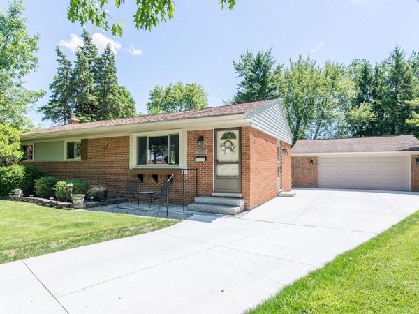 732 Calder Court, Saline, MI 48176