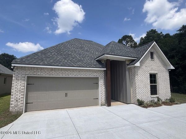 1320 Redfish Drive, Gulfport, MS 39507