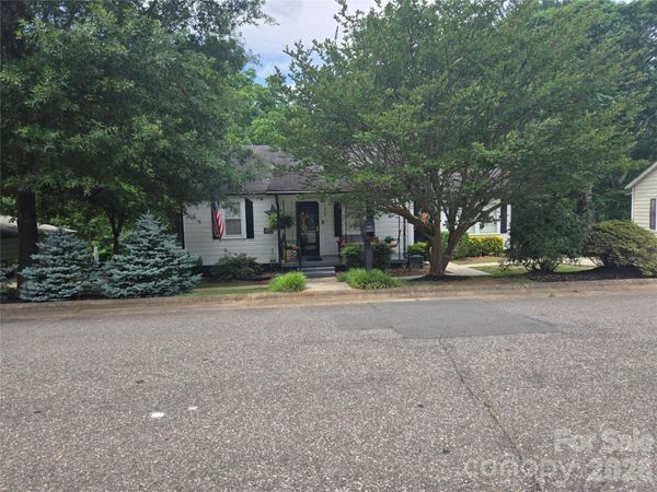 156 S Caldwell Avenue , Newton, NC 28658