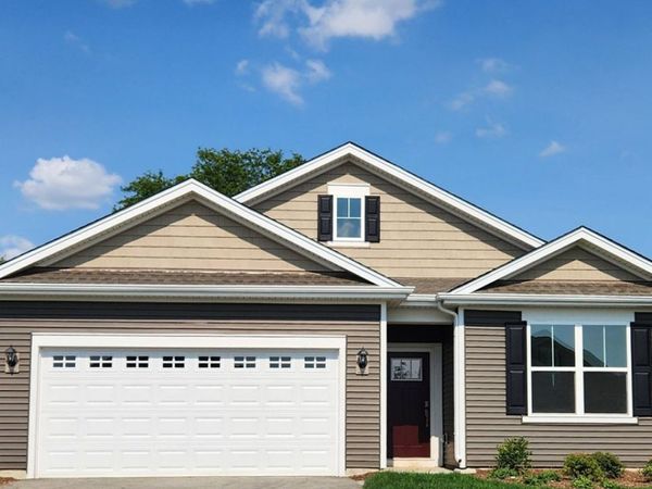 808 Plateau Drive , Pingree Grove, IL 60140