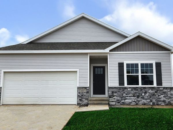 2762 Cecelia Drive , Hiawatha, IA 52233