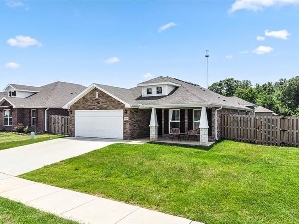 1521 Ari Avenue, Centerton, AR 72719