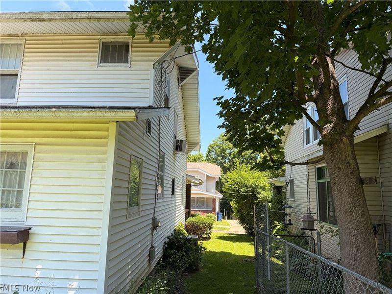 1018 Foster Avenue, Cambridge, OH 43725 Photo 3