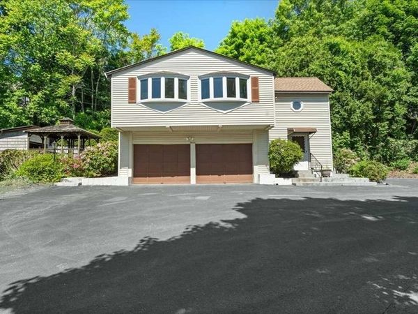 11 Pocono Rd., Worcester, MA 01605