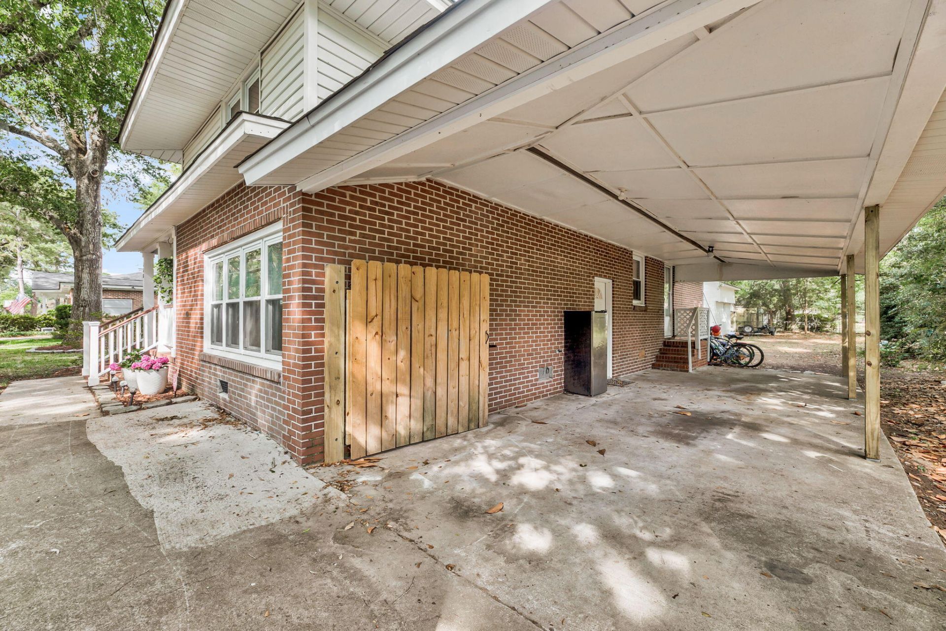 768 Fort Johnson Road Photo 30