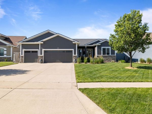 215 Tailfeather Drive NE, Bondurant, IA 50035