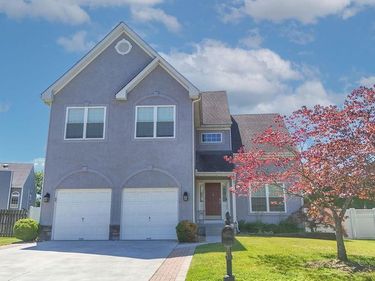 15 NOTTINGHAM WAY , MOUNT LAUREL, NJ 08054