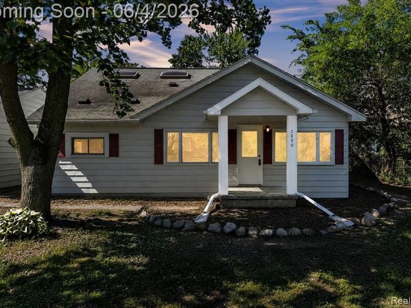 2890 Beland Avenue, Keego Harbor, MI 48320