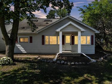 2890 Beland Avenue, Keego Harbor, MI 48320