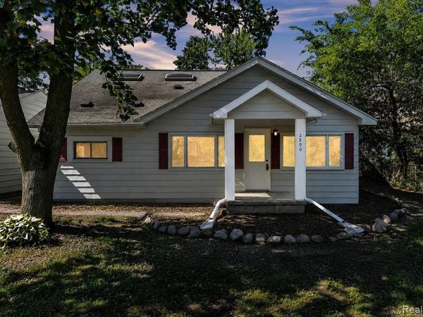 2890 Beland Avenue, Keego Harbor, MI 48320