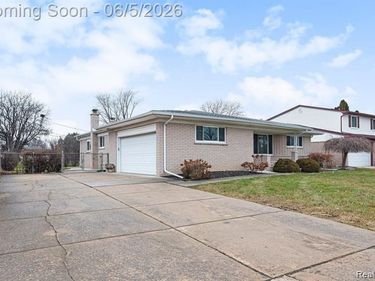 3461 Lancaster Drive, Sterling Heights, MI 48310