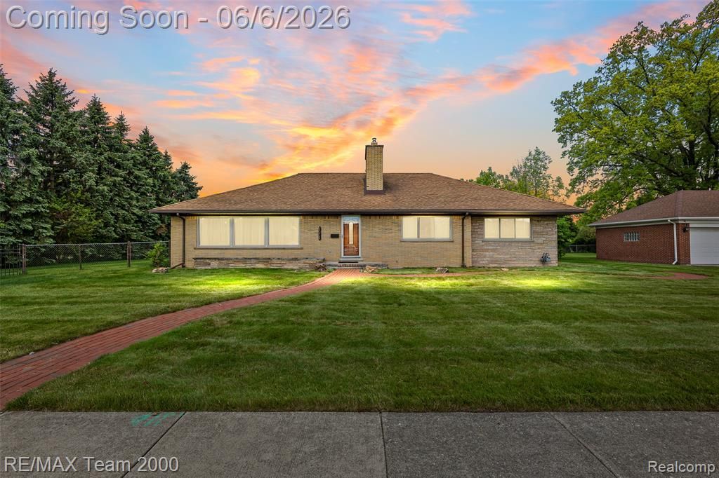 111 Brentwood Drive, Dearborn, MI 48124 Main Photo