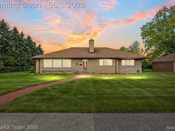 111 Brentwood Drive, Dearborn, MI 48124