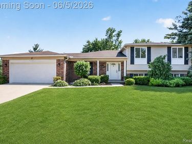 87 Duncan Drive, Troy, MI 48098