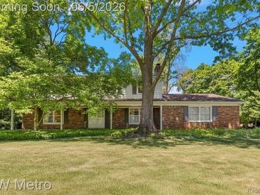 7036 Lindenmere Drive, Bloomfield Hills, MI 48301