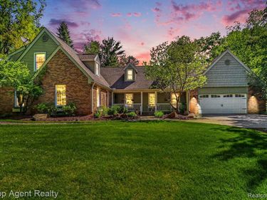 2411 Farmbrook Trail, Addison Twp, MI 48370