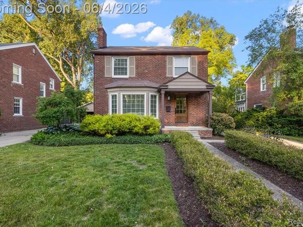 1512 Edgewood Drive, Royal Oak, MI 48067