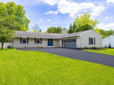 81 Deerfield Drive , Canandaigua, NY 14424