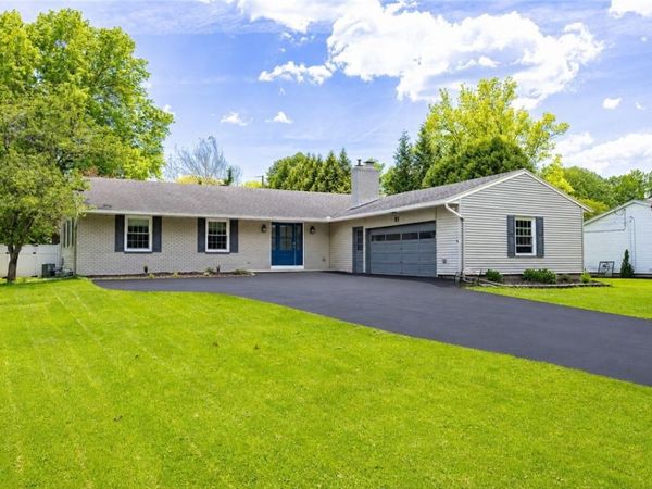 81 Deerfield Drive , Canandaigua, NY 14424