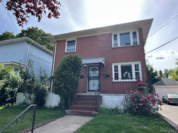 13 Juniper Road , Unit 2nd Fl, Port Washington, NY 11050
