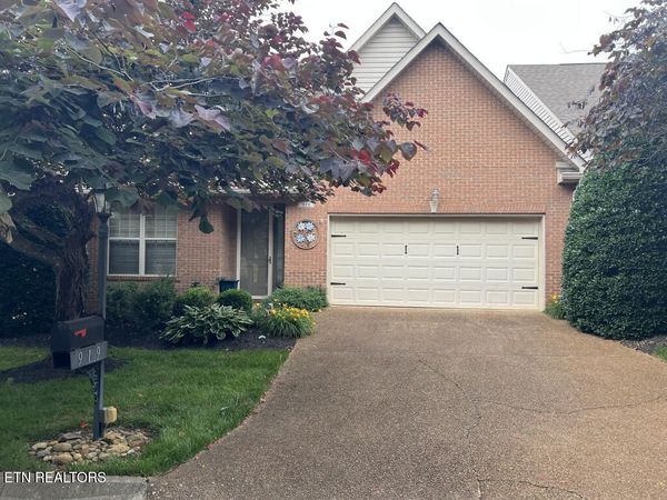 919 Racquet Club Way, Knoxville, TN 37923